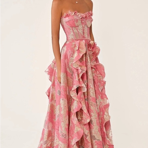Dresses & Skirts - Elegant Pink Strapless Dress